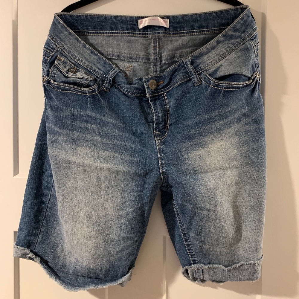 No boundaries Jean shorts
